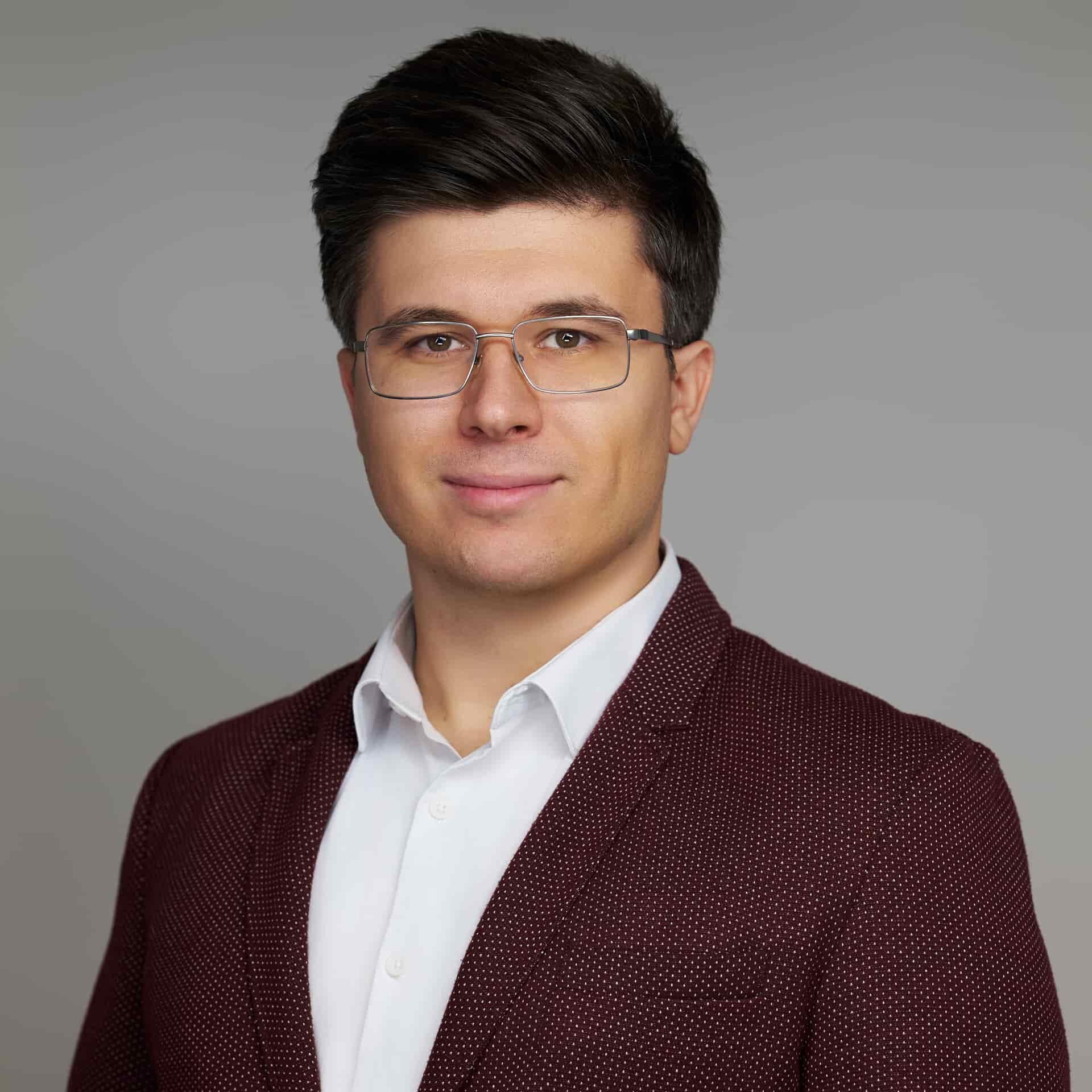 Слави Дяковски